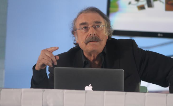 LA APUESTA A FUTURO ES PERIODISMO DIGITAL: RAMONET