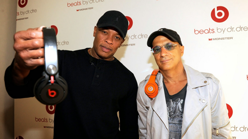 CONCIENCIA DIGITAL: Apple finaliza la compra de Beats