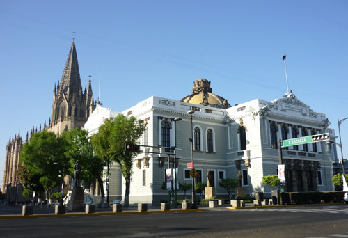 PERIODISMO POSTMODERNO: Universidad y la Iglesia