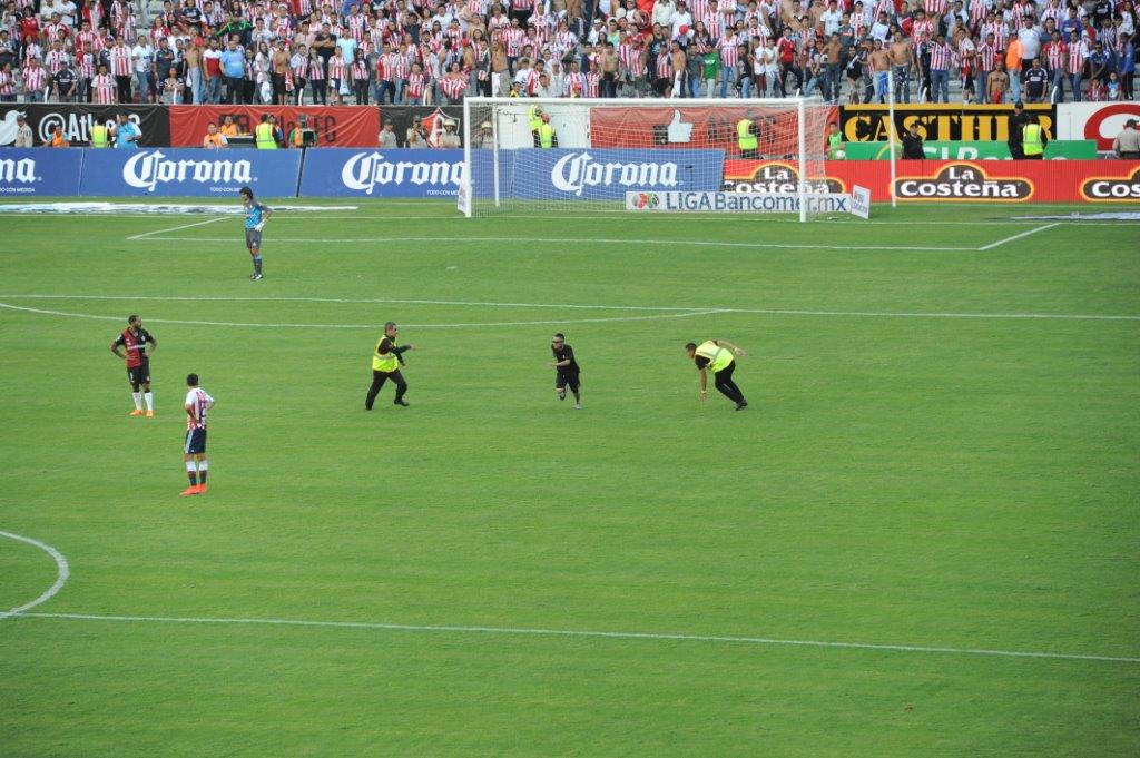 Les puso una bailada
