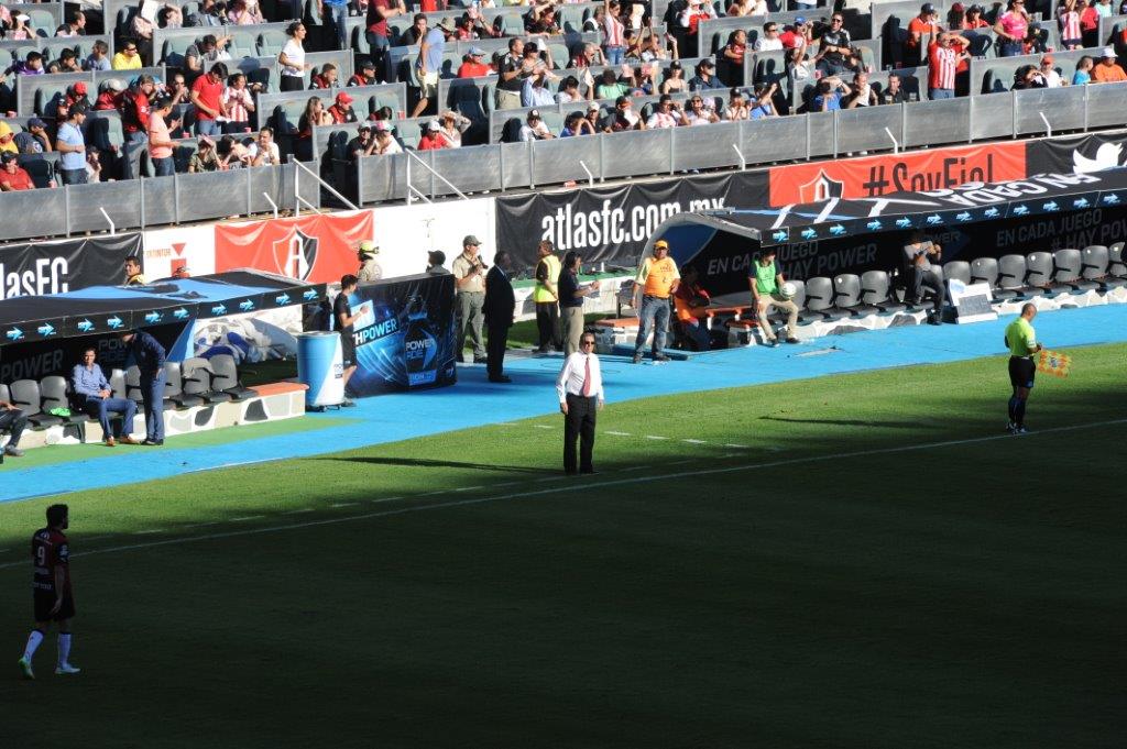 Y Boy se quedó congelado estadio jalisco