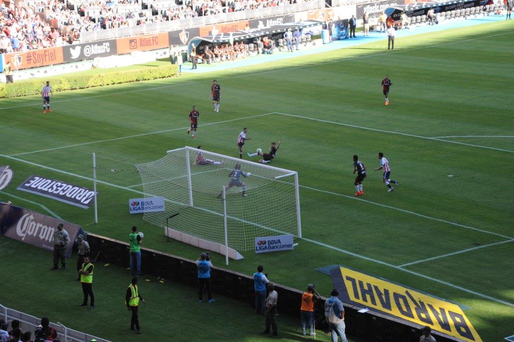 Y que cae el tercer gol estadio Jalisco