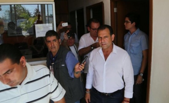DETIENEN A 30 PRIISTAS EN PUERTO VALLARTA