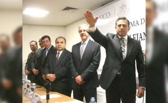 SE VA UN POLÍTICO DE CEPA PURA