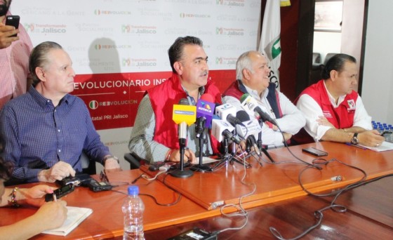ACUSAN A GUARDIANES ELECTORALES DE PROMOVER EL VOTO Y USURPACIÓN