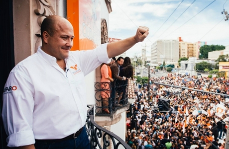Gubernatura, a tiro de piedra con Enrique Alfaro