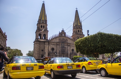 Definen este mes a 1,400 nuevos taxistas para ZMG