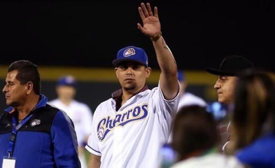 VUELACERCAS | Charros abre la chequera y se arma
