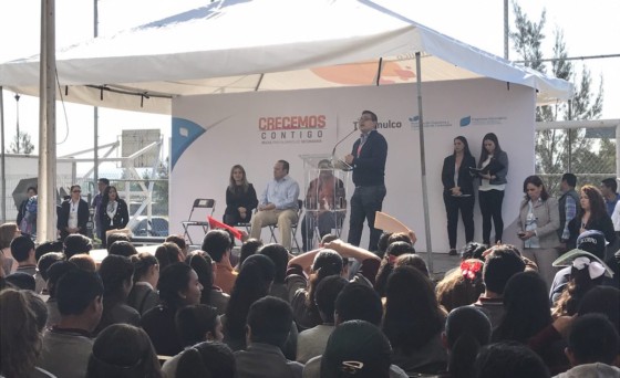 Tlajomulco entrega becas a estudiantes de secundaria