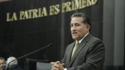 Aprueban solicitud de licencia como senador: Recibe Arturo Zamora reconocimiento de todas las fracciones