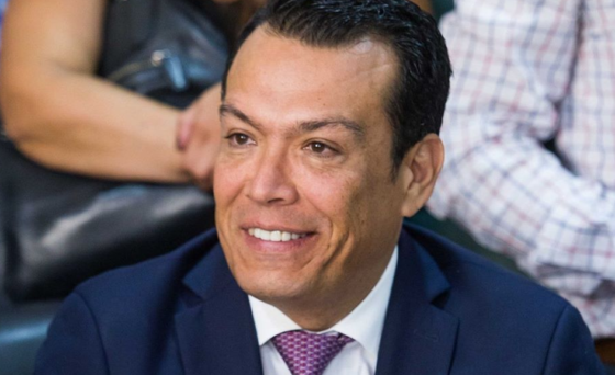 Los Hombres del Poder: Ultimátum a López Lara