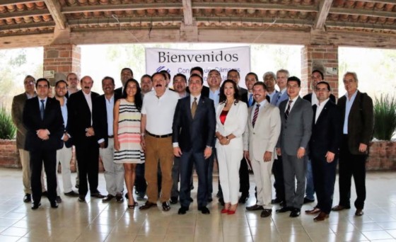 Reconocimiento a Enrique Michel por parte del CCIJ