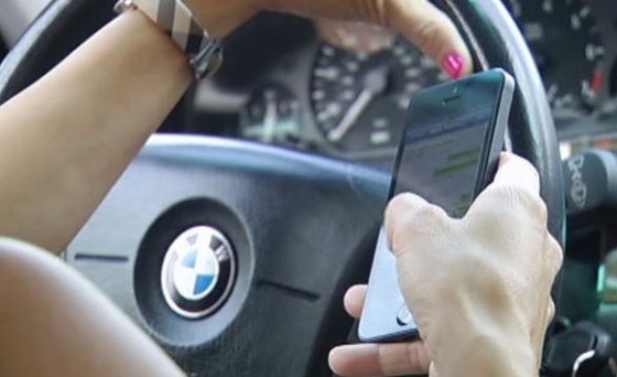 Proponen aumentar monto de infracciones: 7 de cada 10 accidentes provocados por textear