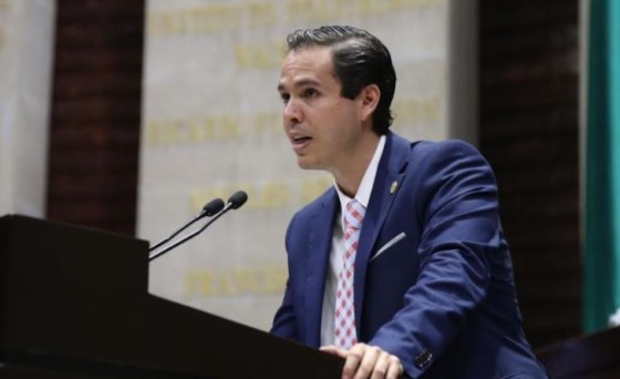 Iniciativa del diputado Alfredo Anaya Orozco: Envasado de origen del tequila, pretenden se convierta en ley