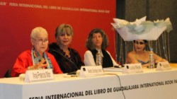 Conciencia en el Arte: Trilogía de libros; Lucy Maya presenta su obra “Luz y sombra, luz propia y tácita luz”