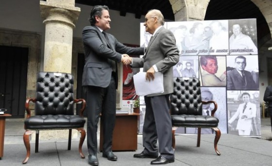 Presentan libro 100 años de Puerto Vallarta: Empresarios tapatíos detonadores de desarrollar el puerto