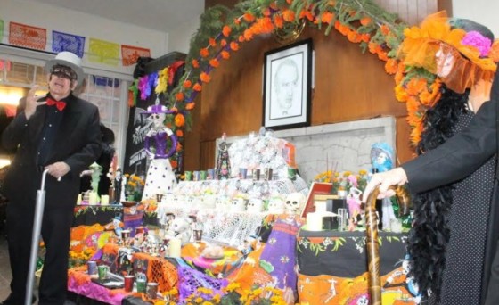 Altar de muertos en memoria de Alfonso de Alba Martín: Homenaje del Instituto Cultural Arnulfo Villaseñor Saavedra