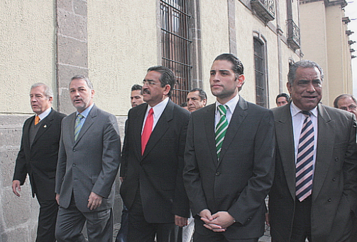 Paraliza a Jalisco enfrentamiento entre el Ejecutivo y el Legislativo